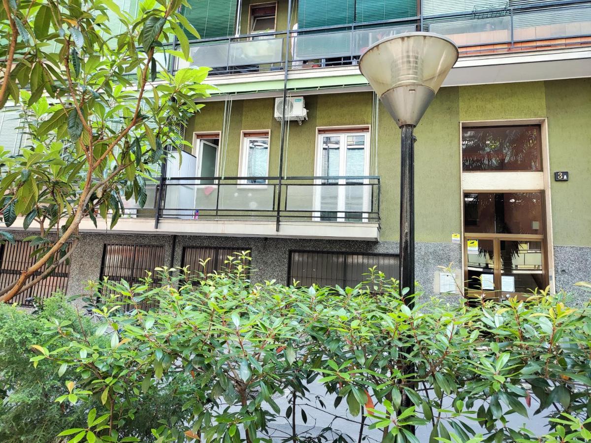 The Green Apt - Stylish And Confortable Large Studio Close To Metro Apartment