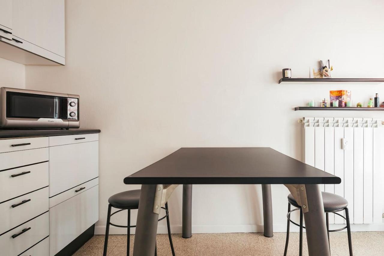 Apartment While Underground And Bus Station A/c