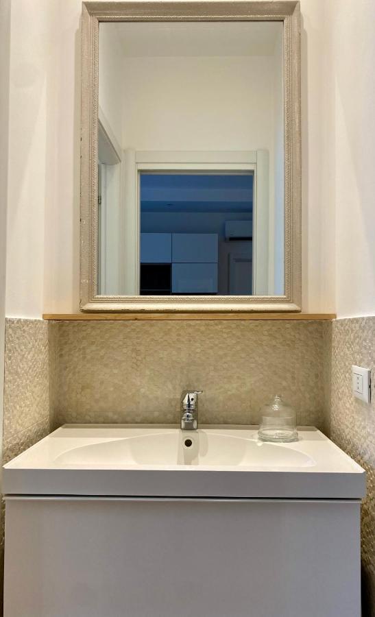 Da Vinci - With Balcony In Design District - Tortona Area