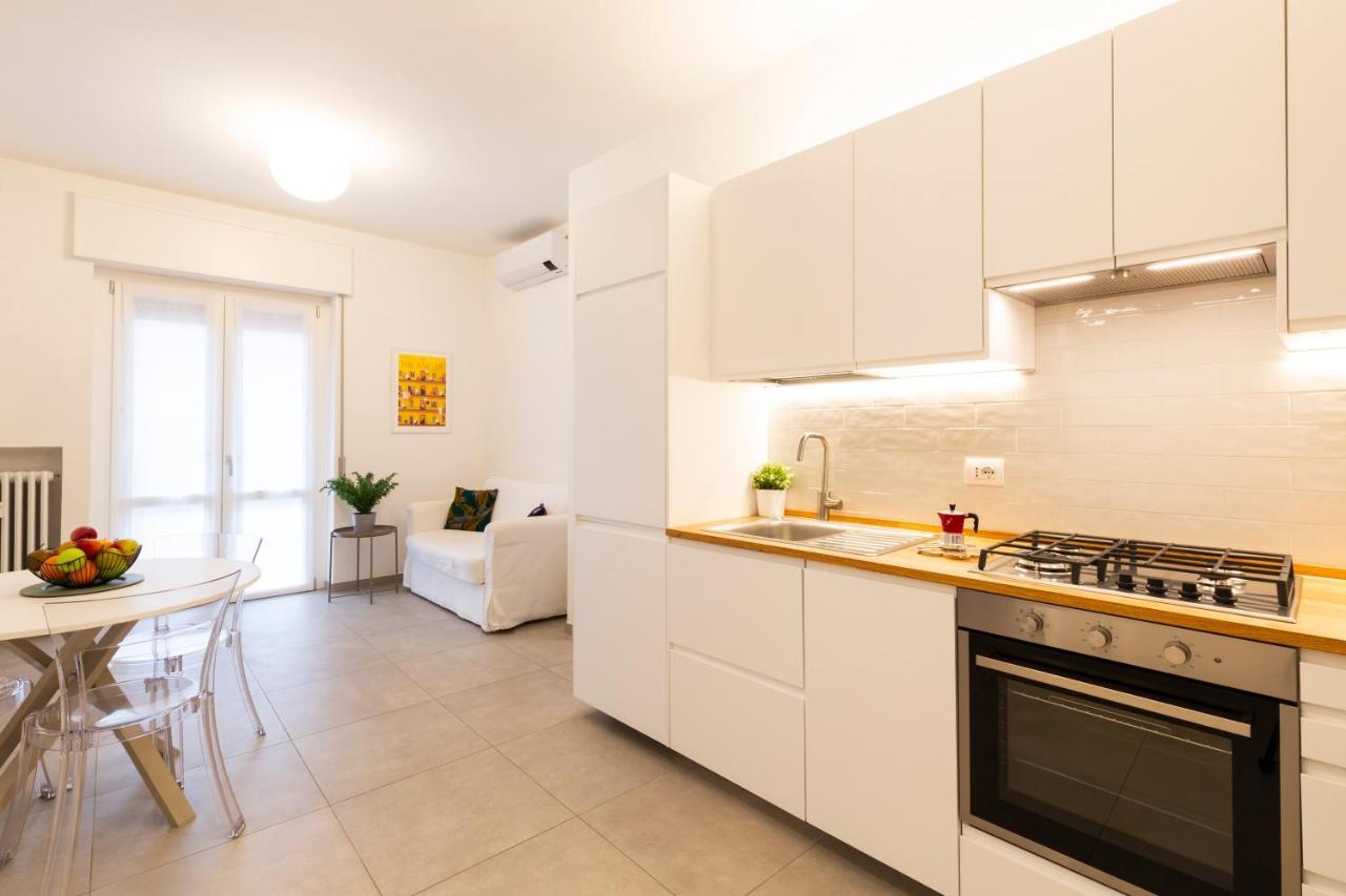 Brenta Floor - Mm3 Yellow Line *