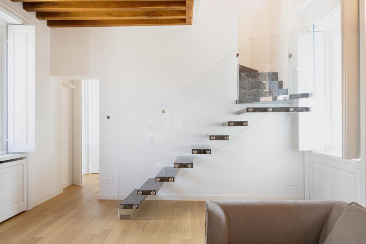 Easylife - Prestigiosa Dimora Due Passi Dal Duomo Apartment *