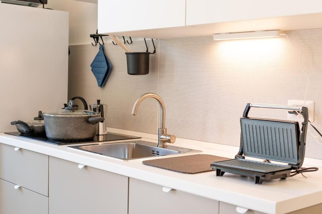 10 Min To Luxury Loft With Appartamento