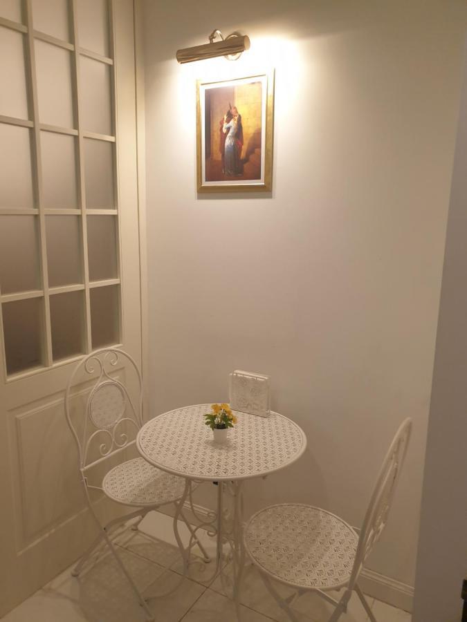Elegante Monolocale - Macchi 1920