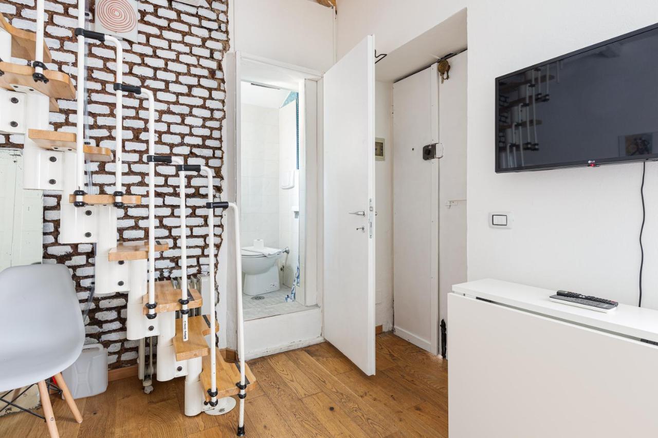 Gae Aulenti Cosy Apartment Milan