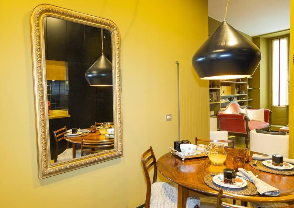 Luxury Bohemian With Private Garden In Appartement Milaan