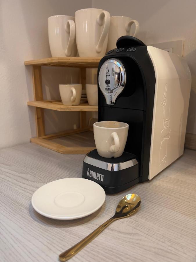 Appartamento Regina In Porta Romana 3 - Sky Tv, Wifi & Breakfast Box Milano