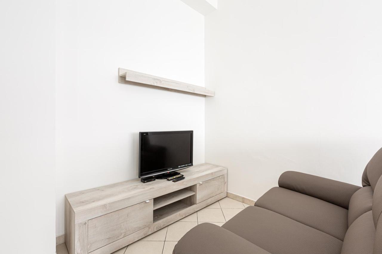 Apartment Ripamonti Budget With Small Balcony Milan