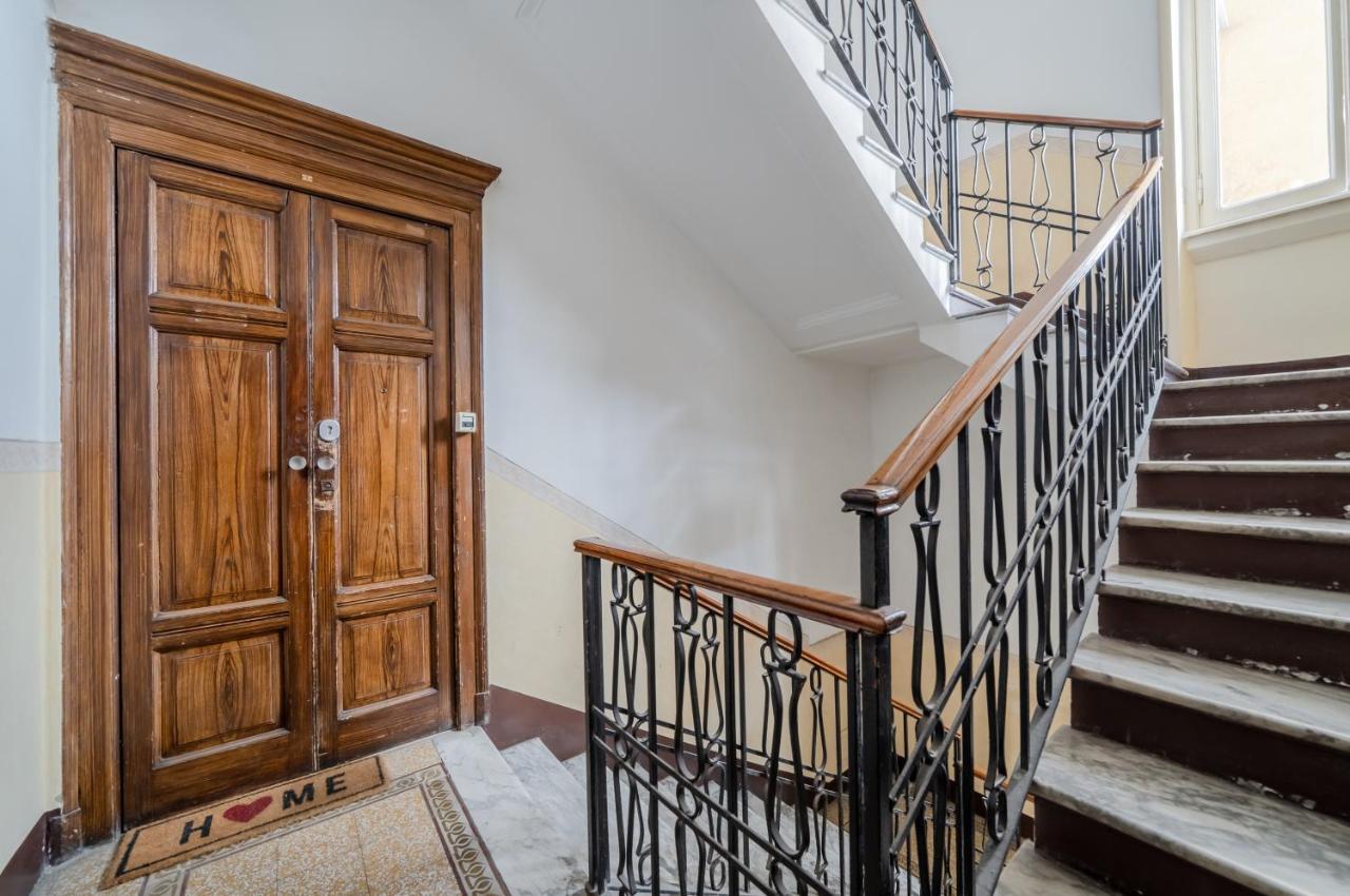 Apartment Lovely In Milano-porta Romana W/ Balcony Mailand