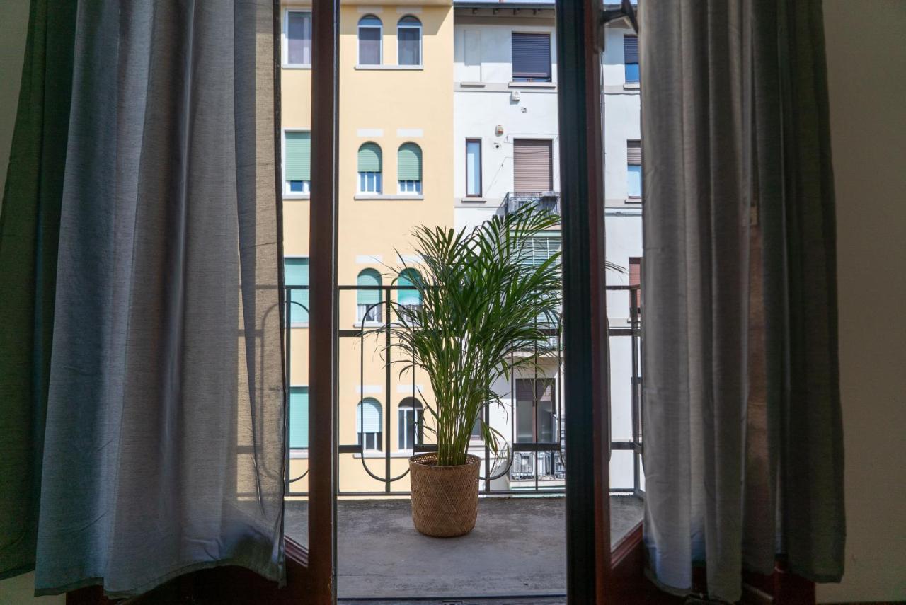 Three Bedroom In The Centre Of The Apartment *