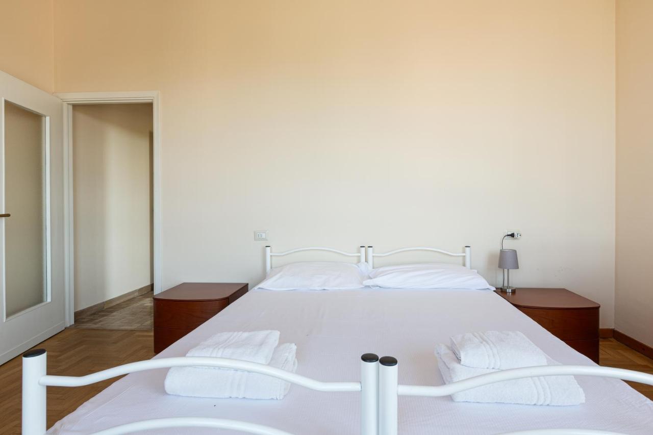 Apartment - Roomy 300 M From M3 Affori Fn!