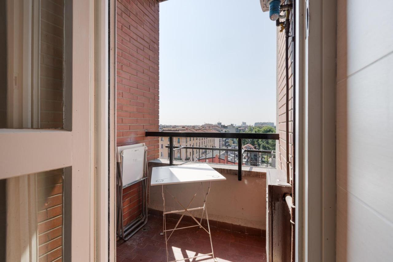 - Roomy 300 M From M3 Affori Fn! Apartment