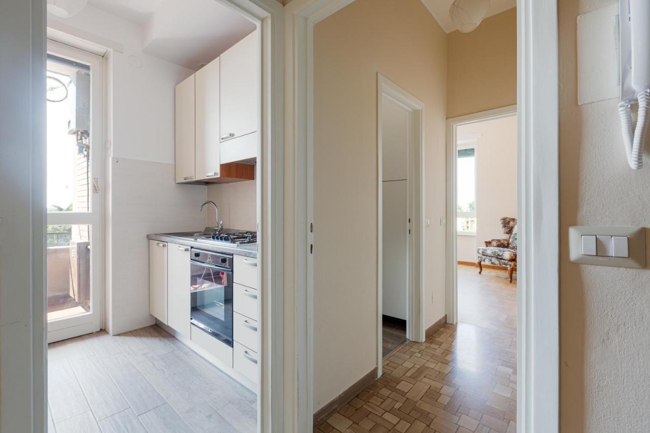 - Roomy 300 M From M3 Affori Fn! Apartment