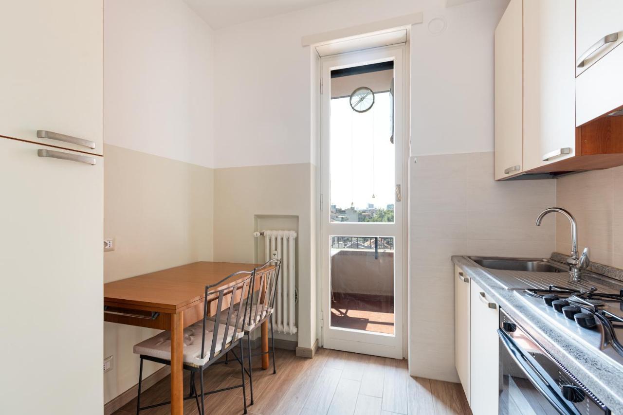 - Roomy 300 M From M3 Affori Fn! Mailand