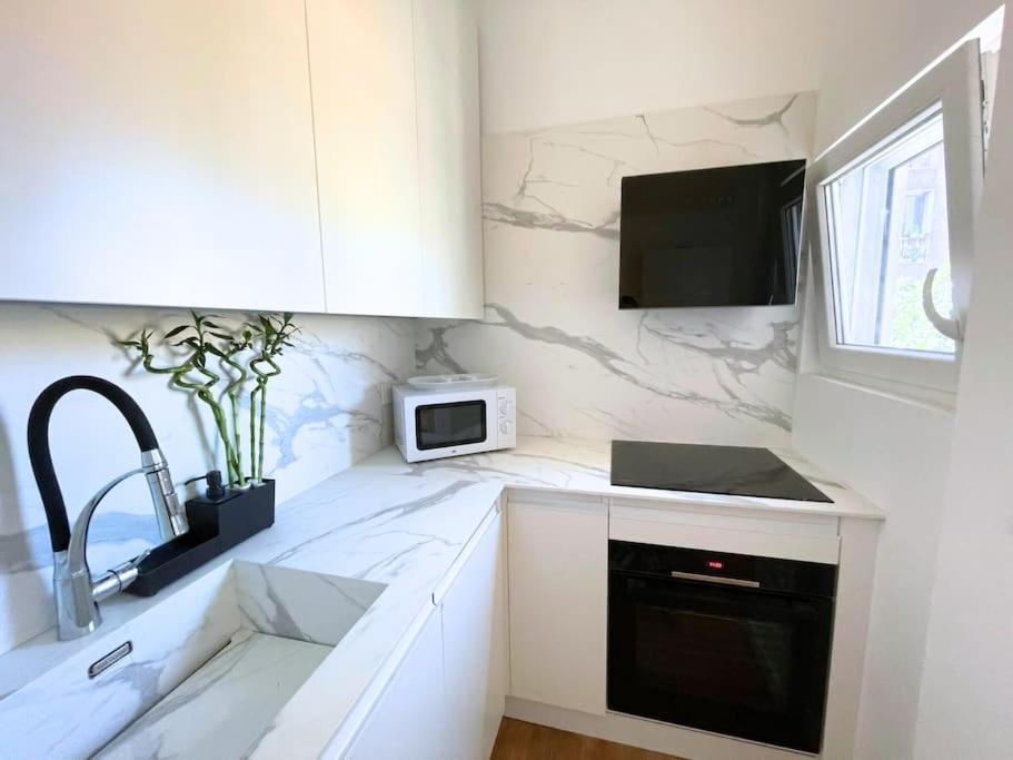 Quiet, Central And Cosy Duomo - Navigli Apartment Milan