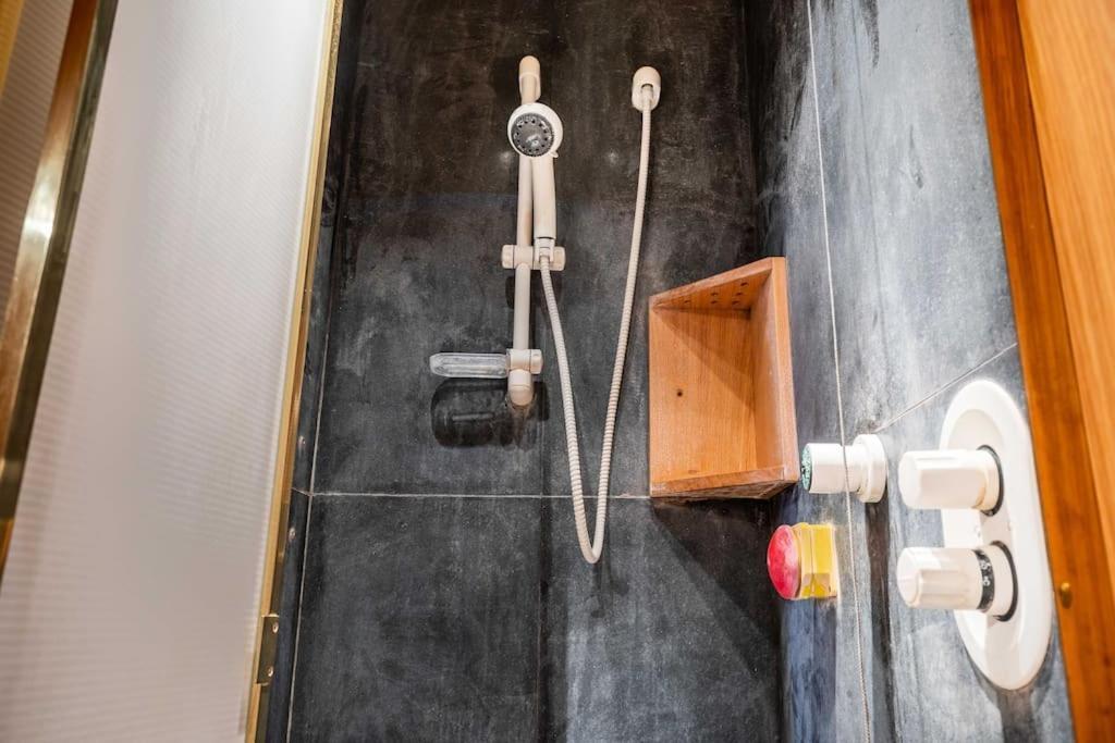 Luxury Penthouse - Sauna, Garage, Office, Terrace Milano