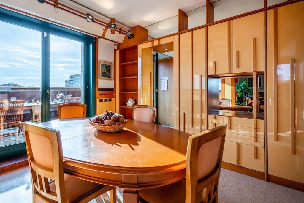 Luxury Penthouse - Sauna, Garage, Office, Terrace Leilighet Milano