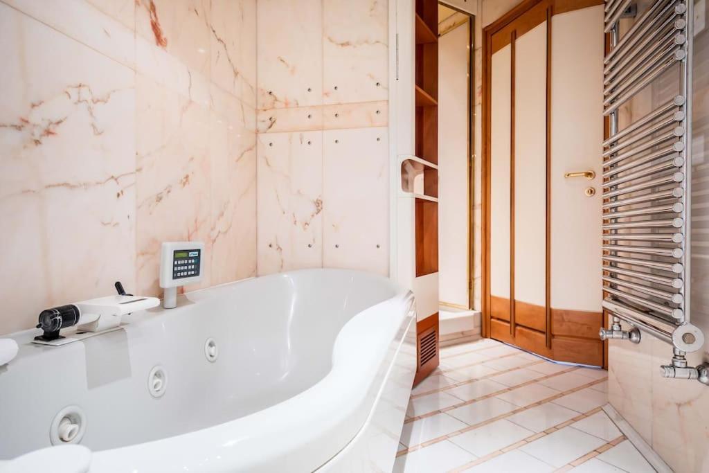 Leilighet Luxury Penthouse - Sauna, Garage, Office, Terrace *