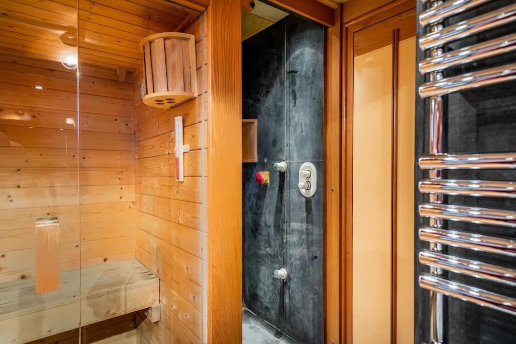 Leilighet Luxury Penthouse - Sauna, Garage, Office, Terrace Milano