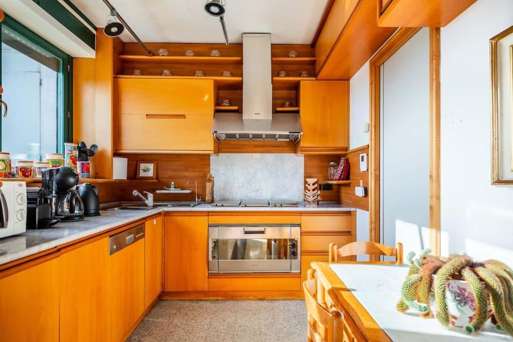 Luxury Penthouse - Sauna, Garage, Office, Terrace Leilighet *