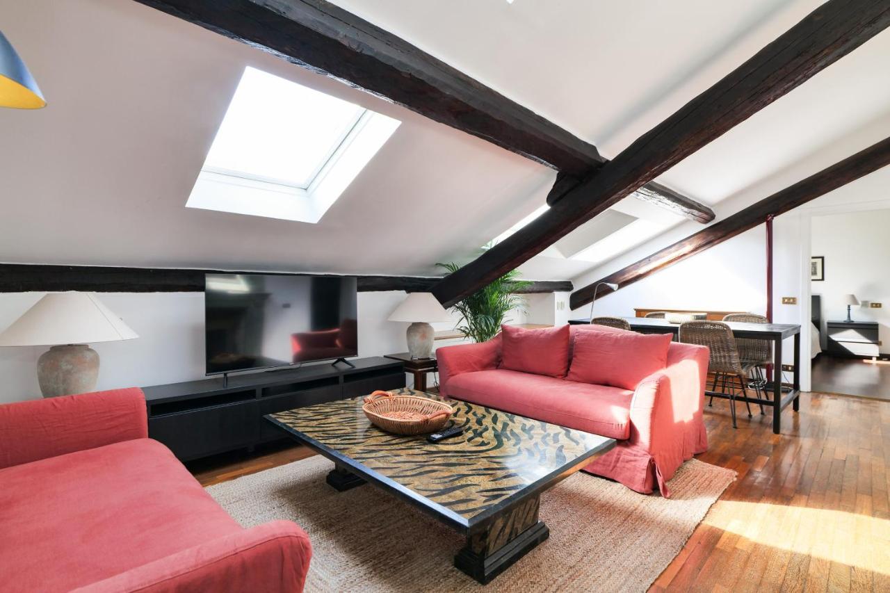 Elegant P.venezia Attic Milaan