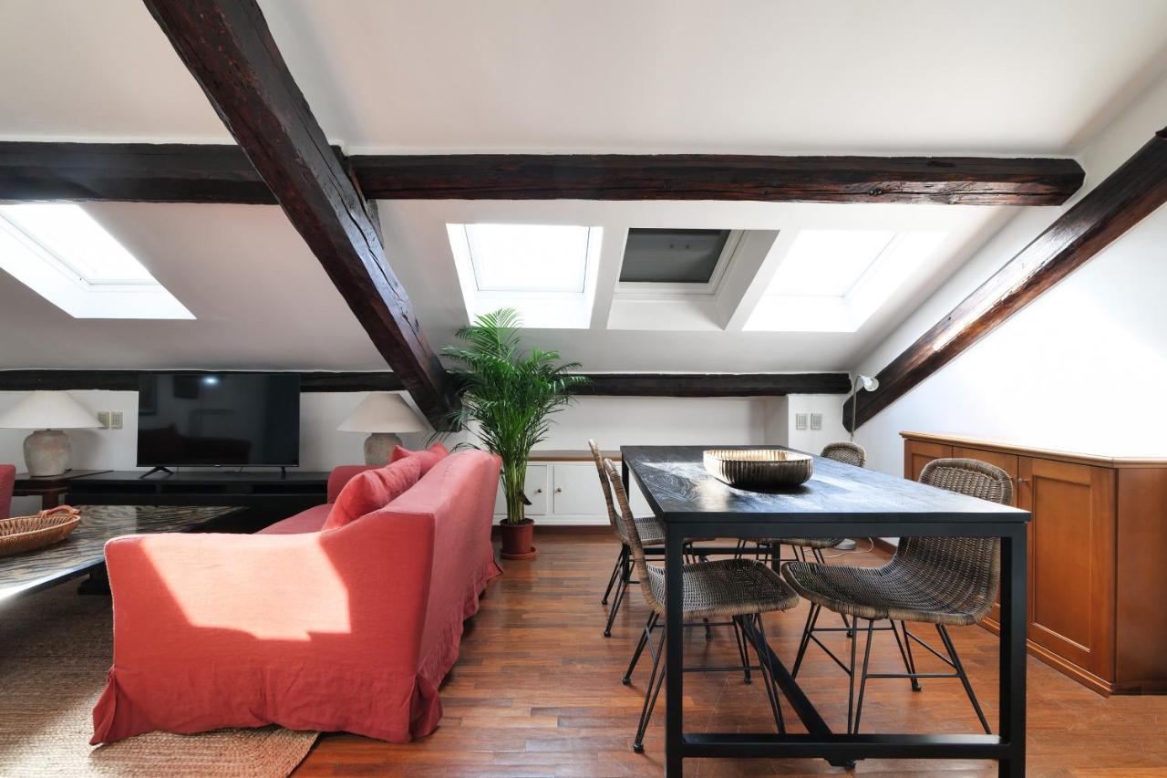 Elegant P.venezia Attic Milaan