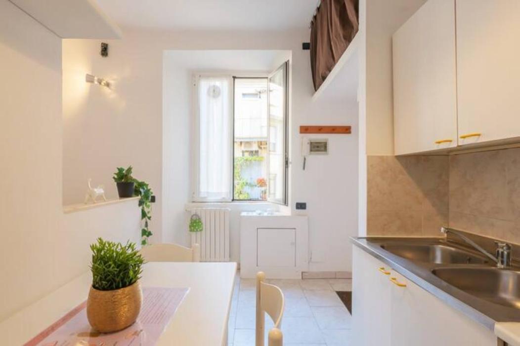 Ihost - Premuda 17 * Milano