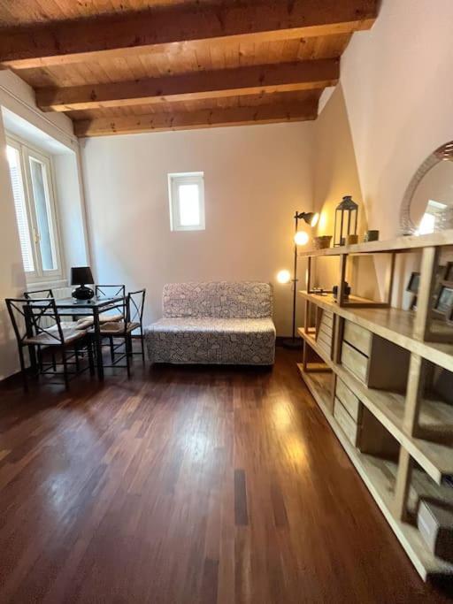Trendy Flat Naviglio Grande Milan