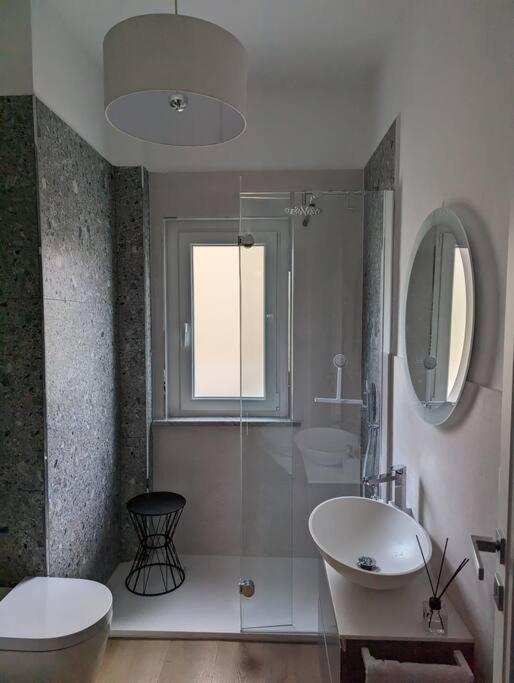 Modern And Comfortable Near The Subway Leilighet Milano