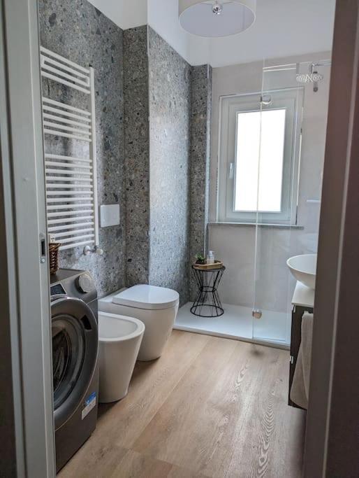Modern And Comfortable Near The Subway Leilighet