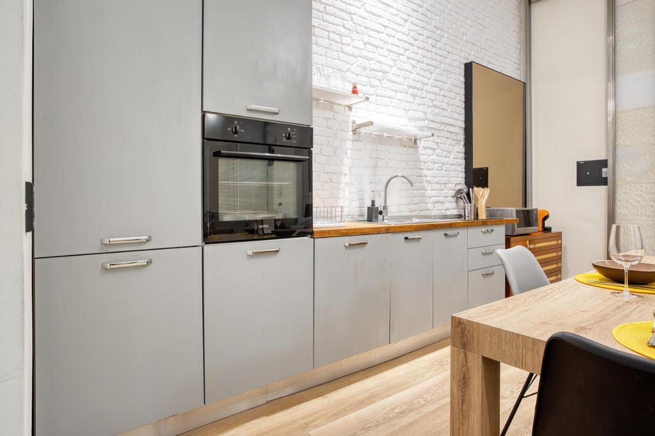 Joivy Modern And Spacious Family Flat Milaan