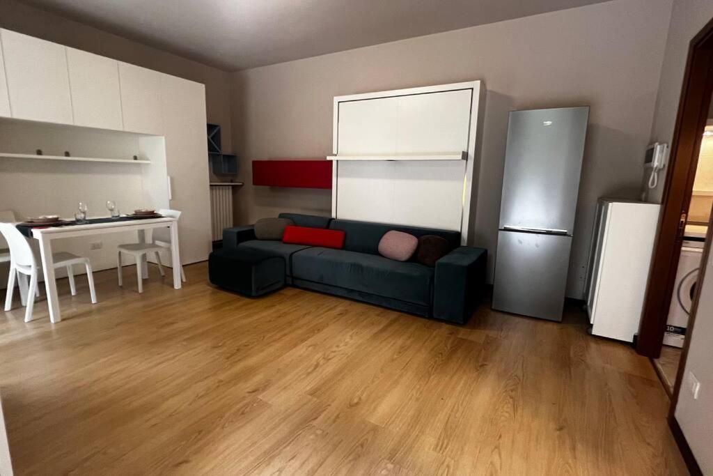Urban House - Comfy Flat Navigli Milan Center Apartment Milan