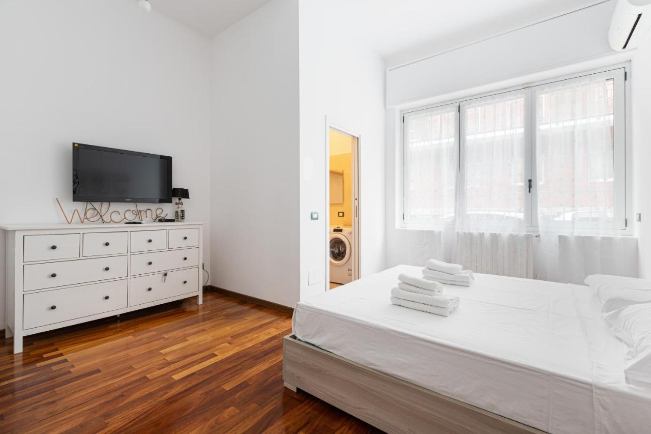 Cosy Nearby Piazza Insubria! Book Now! *