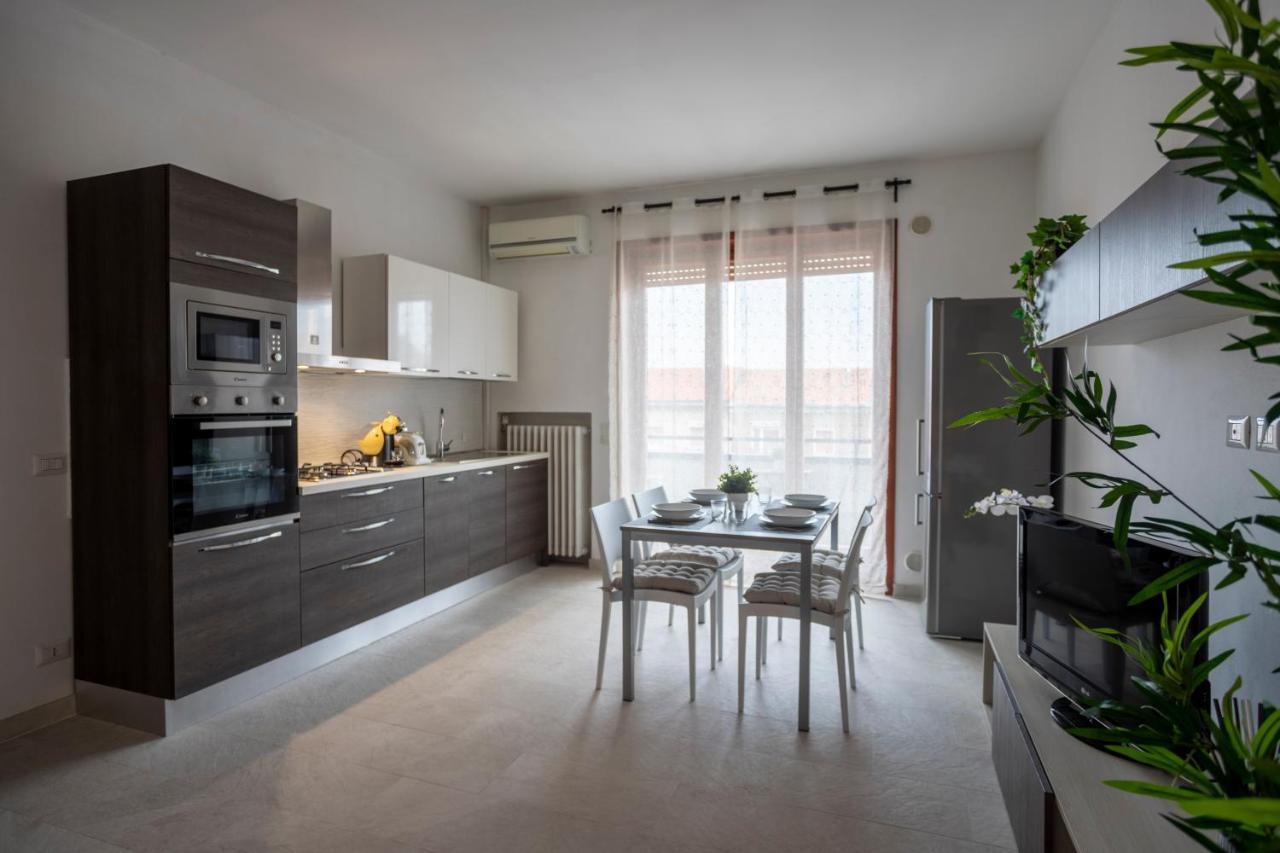 Tortona -navigli Free Parking Penthouse Con Wifi Leilighet