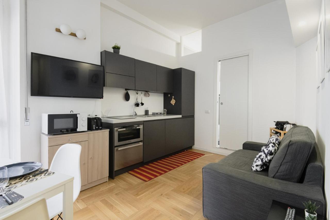 Easylife - Elegante Sui Navigli Apartment