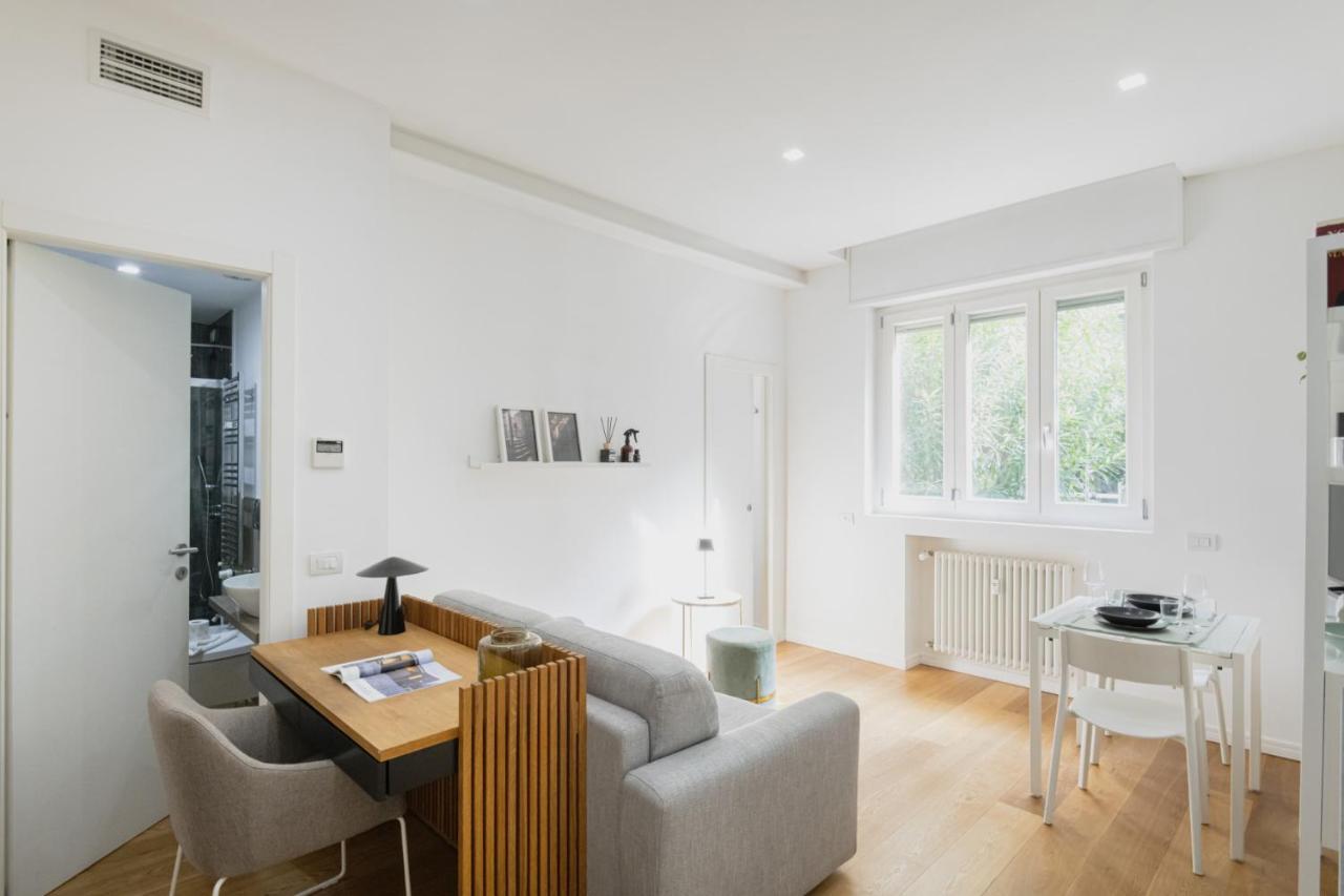 Easylife - Eleganza E Comfort Nel Cuore Di Isola Apartment *
