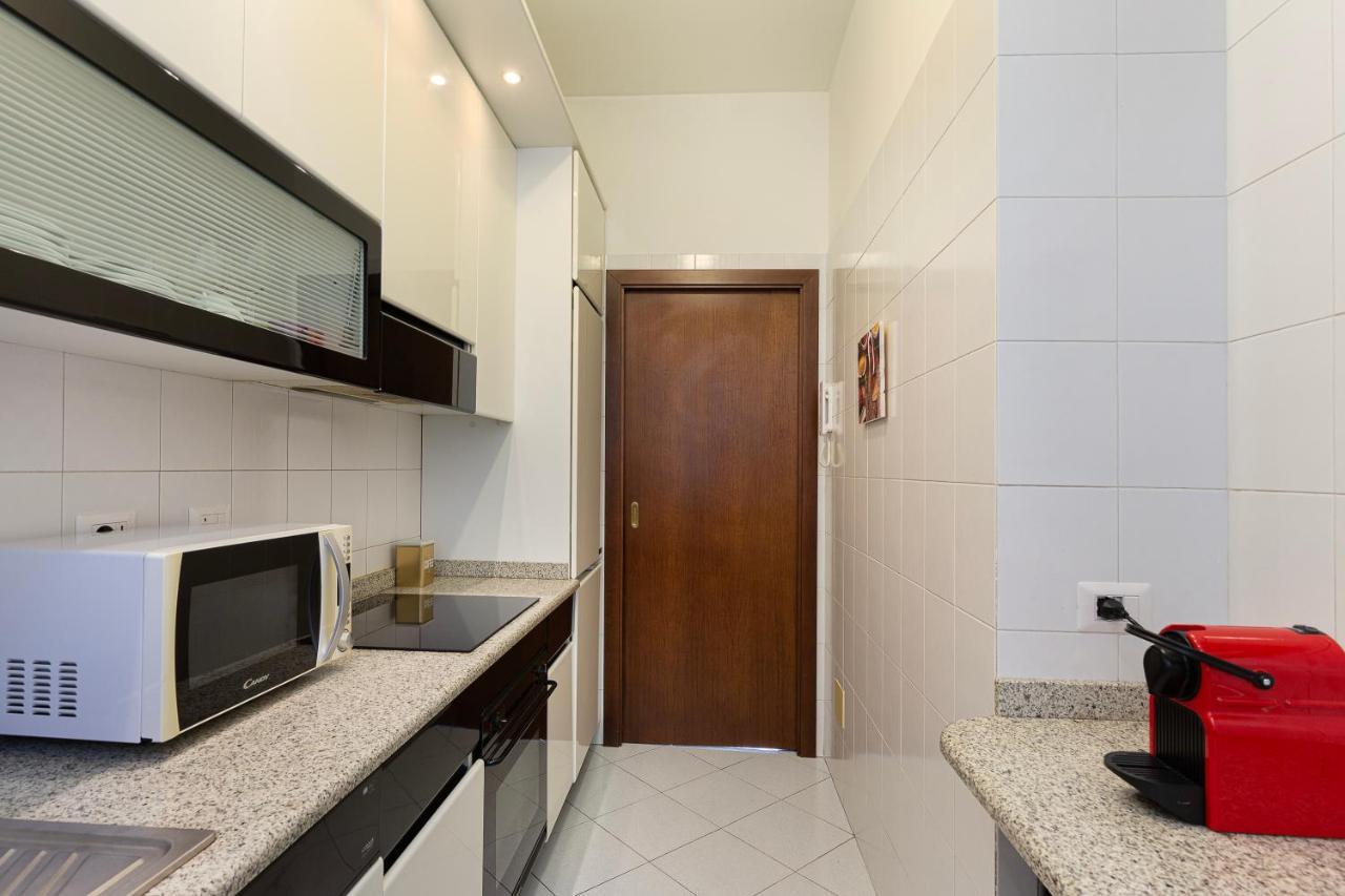 Apartment Flat In Citylife Near Metro!