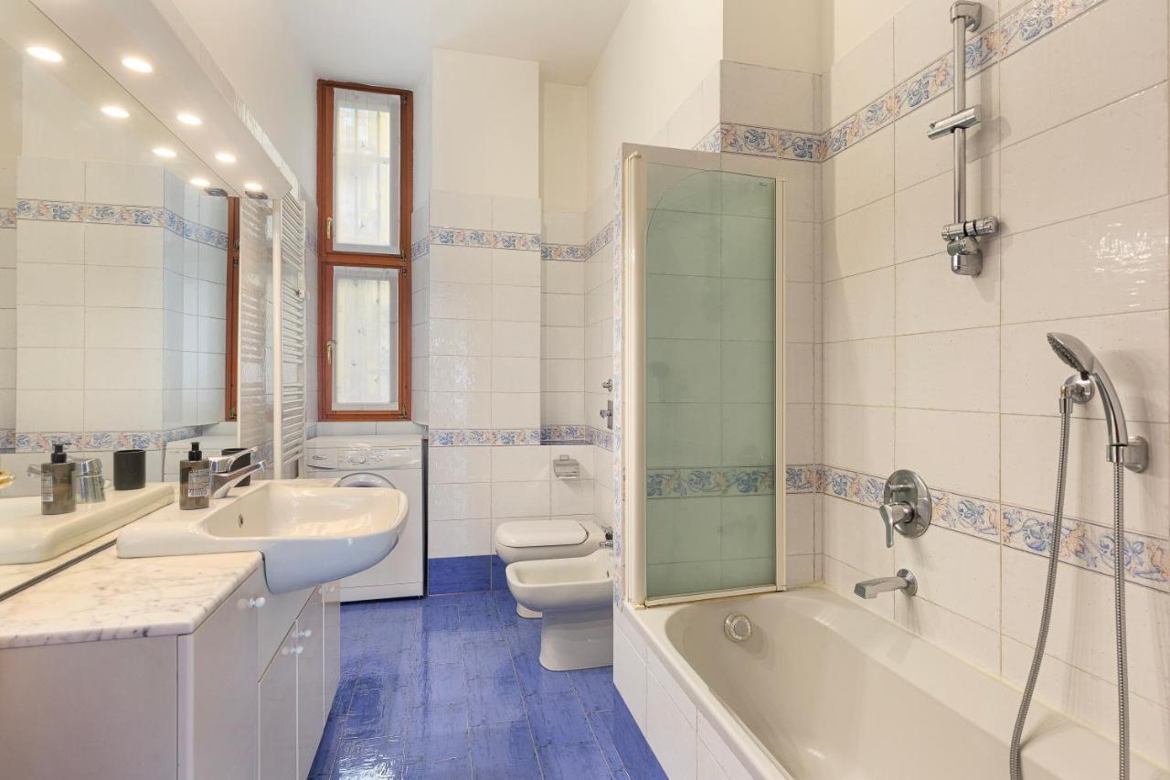 Apartment Flat In Citylife Near Metro! *