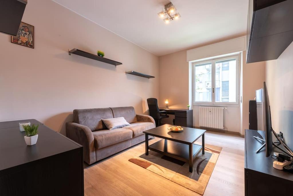 Apartment Intero Alloggio Bande Nere M1 Mailand