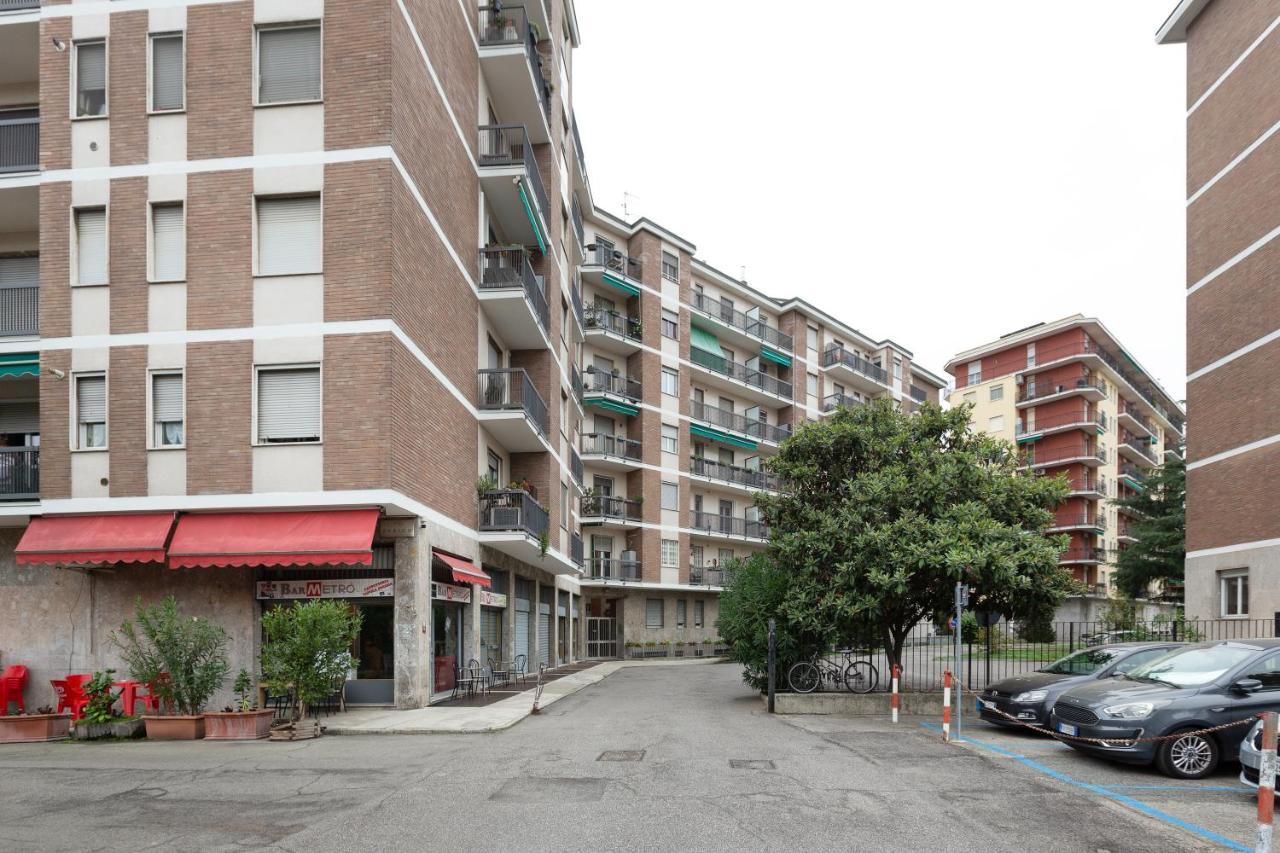 With Balcony -bisceglie Red Line Subway Apartment Milan