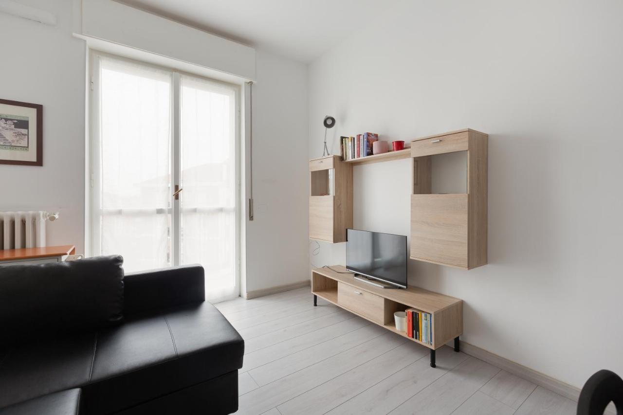 Apartment With Balcony -bisceglie Red Line Subway