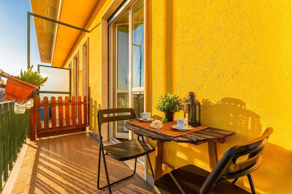 Sunny & Updated Flat With Panoramic View 50m From M4 Stop Milan