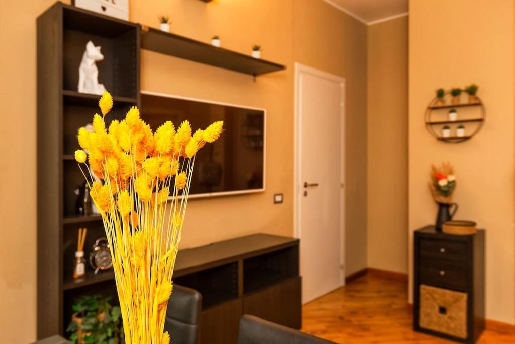Sunny & Updated Flat With Panoramic View 50m From M4 Stop * Milan