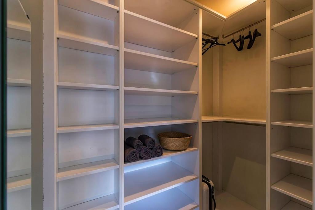 Charmy & Cozy Panoramic Flat 50m From M4 Stop Milan