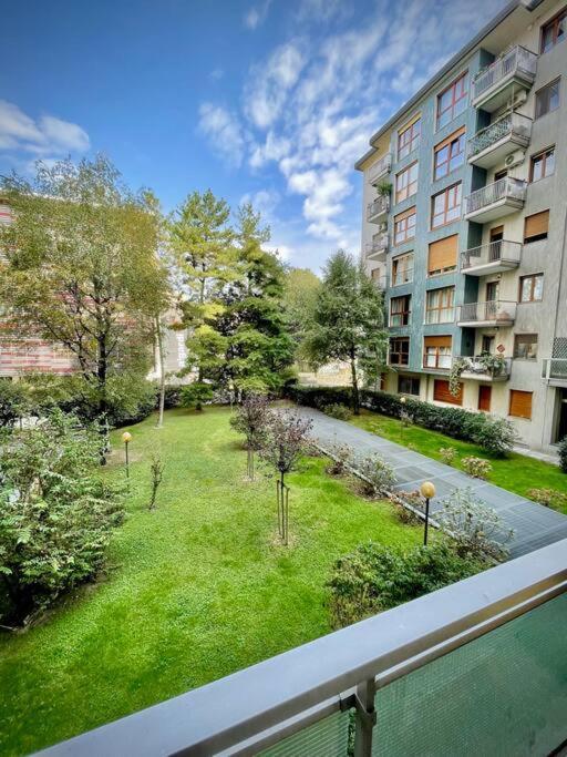 Luxury 1 Bedroom Apartment, Close To San Siro, Fiera And 10 Min Metro To Duomo Appartement Milaan