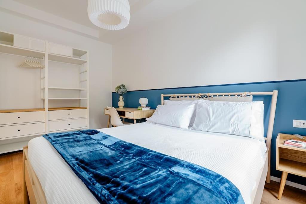 Luxury 1 Bedroom Apartment, Close To San Siro, Fiera And 10 Min Metro To Duomo Appartement Milaan