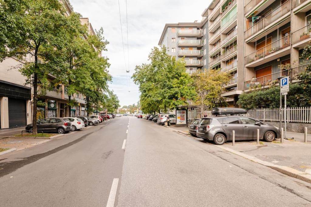 Luxury 1 Bedroom Apartment, Close To San Siro, Fiera And 10 Min Metro To Duomo Appartement