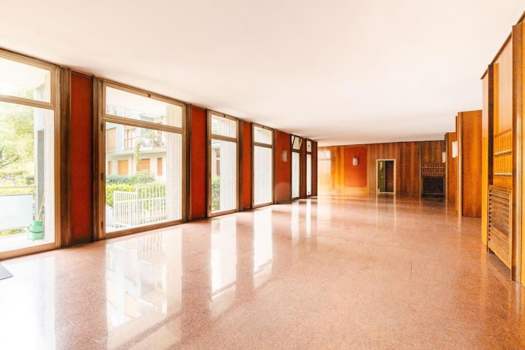 Luxury 1 Bedroom Apartment, Close To San Siro, Fiera And 10 Min Metro To Duomo Appartement