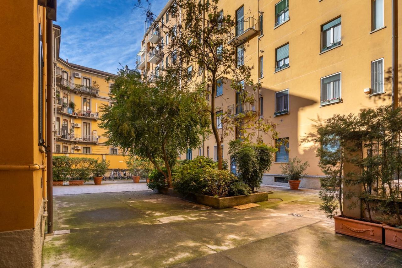 Apartment Elegant Citylife Apartment- Metro Access - Double Milan