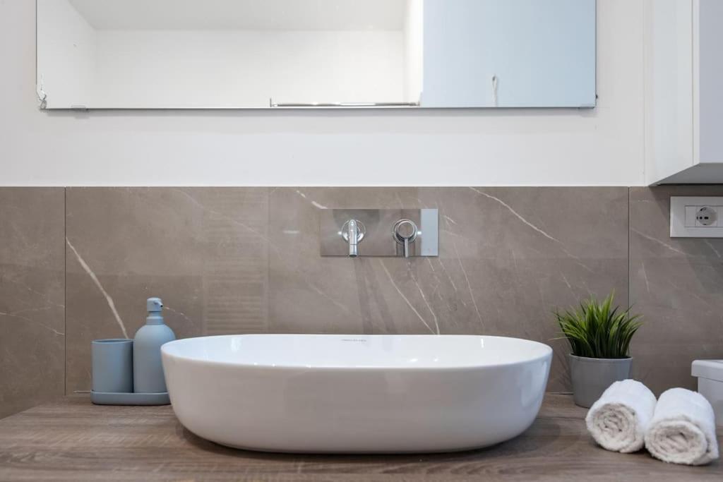 Appartamento Elegante A City Life- Mico-fiera-accessoriato E Wifi *