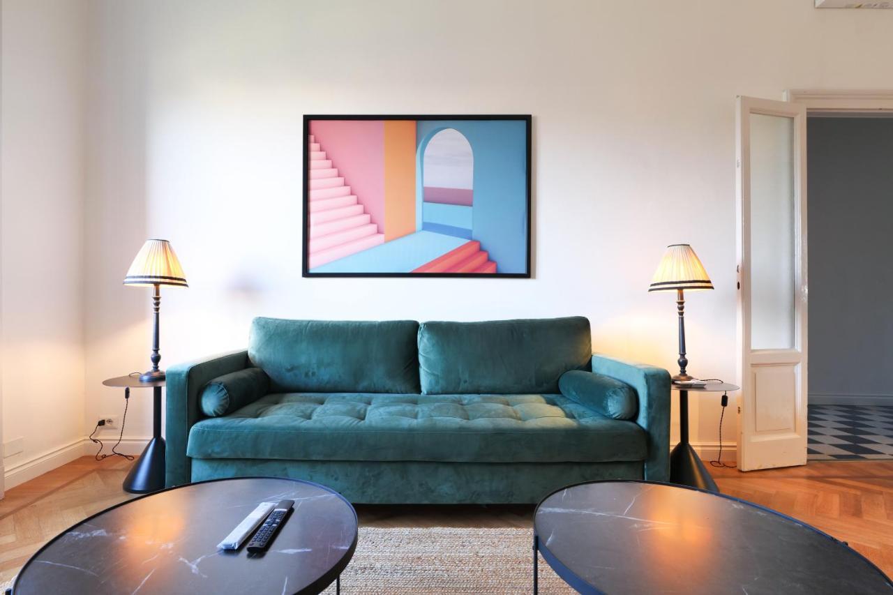 Adelaide Elegant Apartment